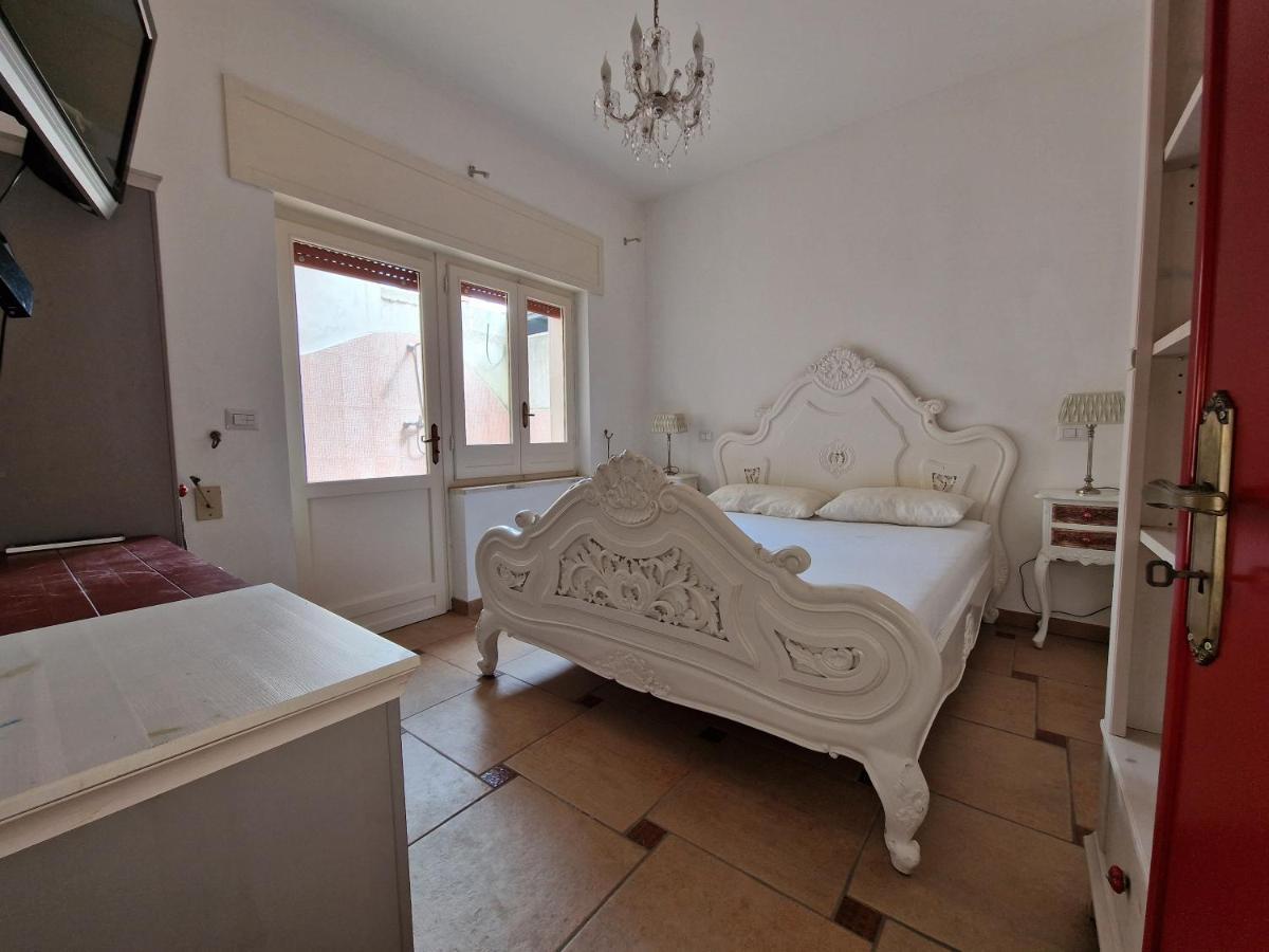 Trilocale Climatizzato Al Centro Di Torre San Giovanni ภายนอก รูปภาพ